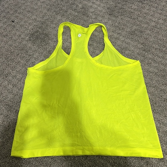 Lululemon swifetly - Picture 2 of 2